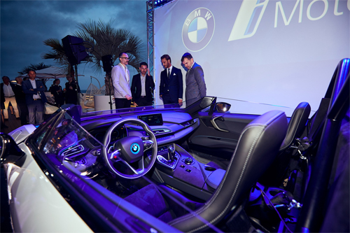 BMW i8 Roadster - xe mui trần dẫn đường ở Formula E BMW i8 Roadster - xe mui trần dẫn đường ở Formula E
