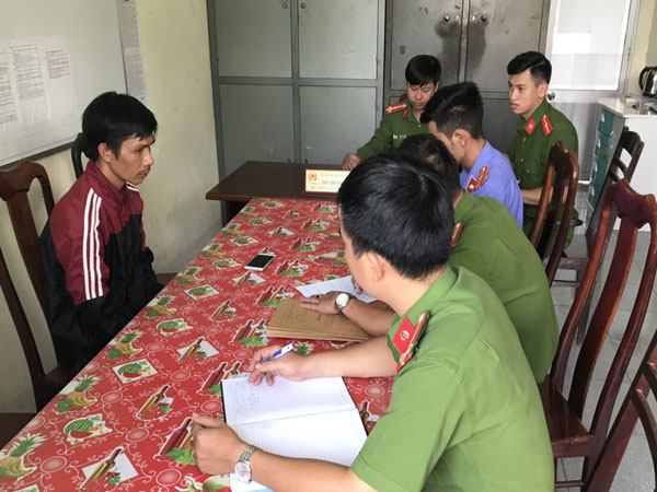 Cho bạn mượn tiền còn bị trói, nhét giẻ vào miệng và chém suýt chết