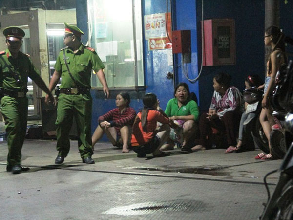 Cô gái ở Sài Gòn đâm chết người bạn trai say rượu đang sống chung như vợ chồng