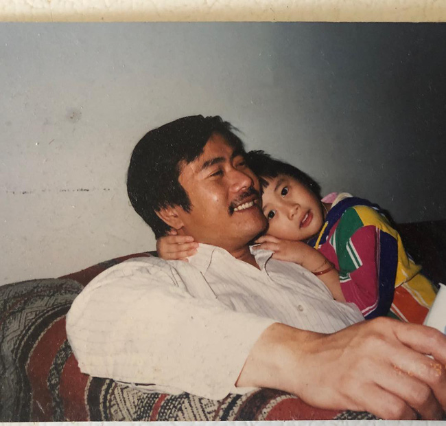 Chạnh lòng với dòng tâm sự cha già gửi con gái lấy chồng xa: Cha xin lỗi vì đã dạy con làm ô-sin cho chồng!