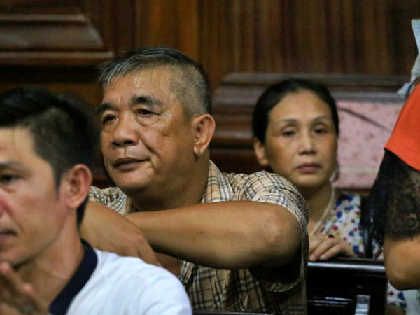 Bố Văn Kính Dương chia sẻ sau 5 ngày xét xử: Tôi từng khuyên con trai nhưng nó bảo nhiều việc nên chưa ra đầu thú