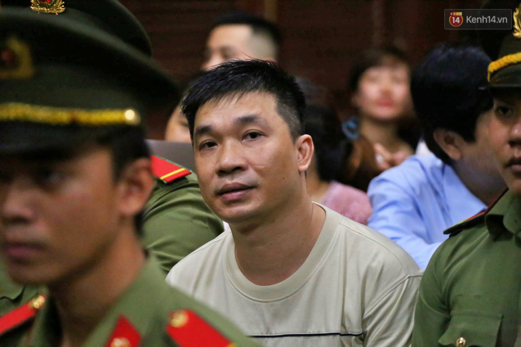 Bố Văn Kính Dương chia sẻ sau 5 ngày xét xử: Tôi từng khuyên con trai nhưng nó bảo nhiều việc nên chưa ra đầu thú