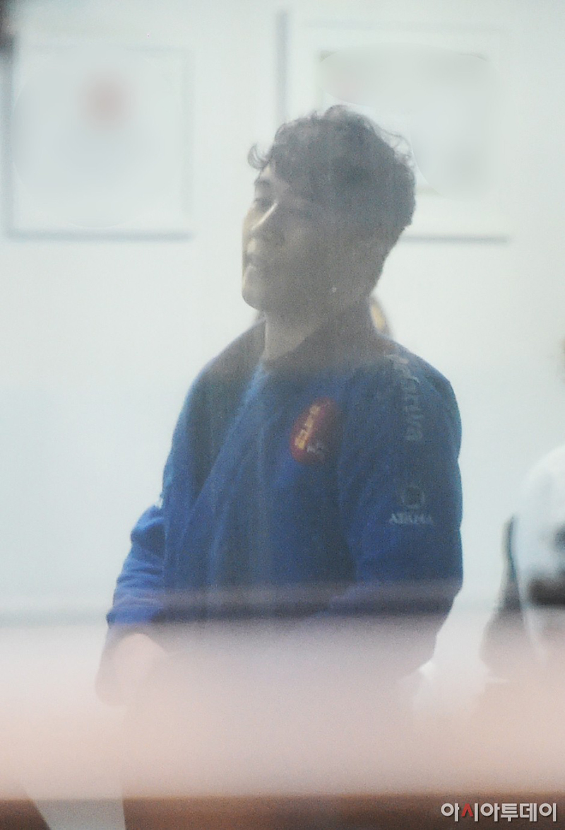 Nóng: Seungri vui vẻ đi tập gym sau khi tòa án hủy lệnh bắt, công chúng Hàn và quốc tế phẫn nộ, fan Việt vẫn bênh