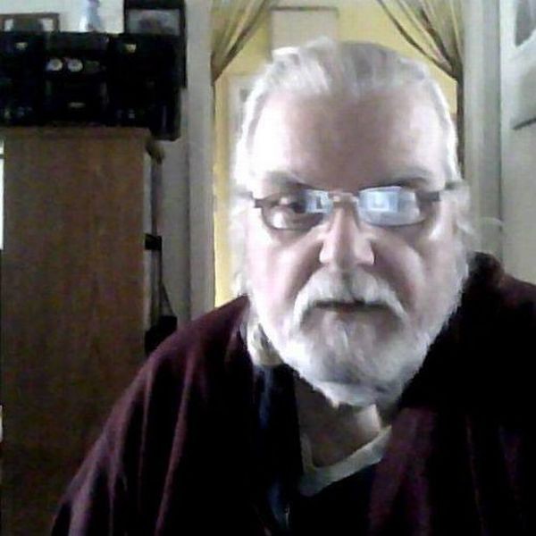 Người phụ nữ đẩy cụ ông xuống từ xe buýt, hành động sau đó còn đáng căm phẫn hơn