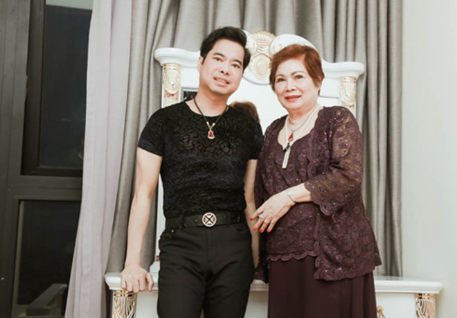 Nổi tiếng, giàu có và cách sống kì lạ của ông hoàng nhạc sến Ngọc Sơn