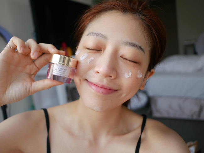 Để bảo toàn nhan sắc khi đi du lịch, bạn rút gọn đồ làm đẹp mang theo đến mấy cũng đừng quên những món sau Để bảo toàn nhan sắc khi đi du lịch, bạn rút gọn đồ làm đẹp mang theo đến mấy cũng đừng quên những món sau