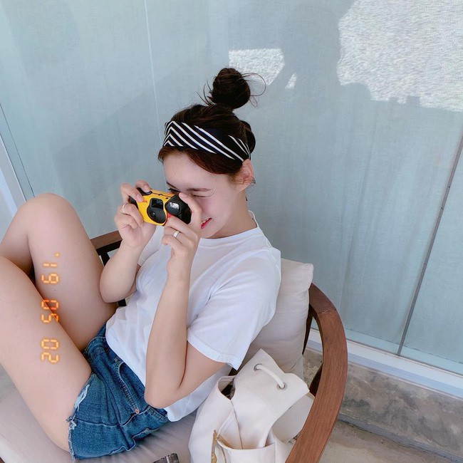 15 minh chứng cho thấy: Cứ yên tâm sắm áo phông trắng và bạn sẽ mặc đẹp không trượt set nào trong hè này