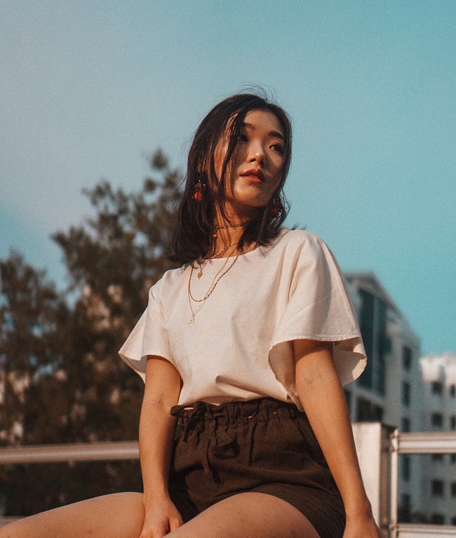 15 minh chứng cho thấy: Cứ yên tâm sắm áo phông trắng và bạn sẽ mặc đẹp không trượt set nào trong hè này