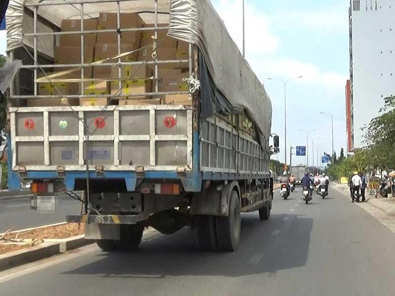 Điều tra: Cận cảnh cò dẫn xe qua chốt CSGT