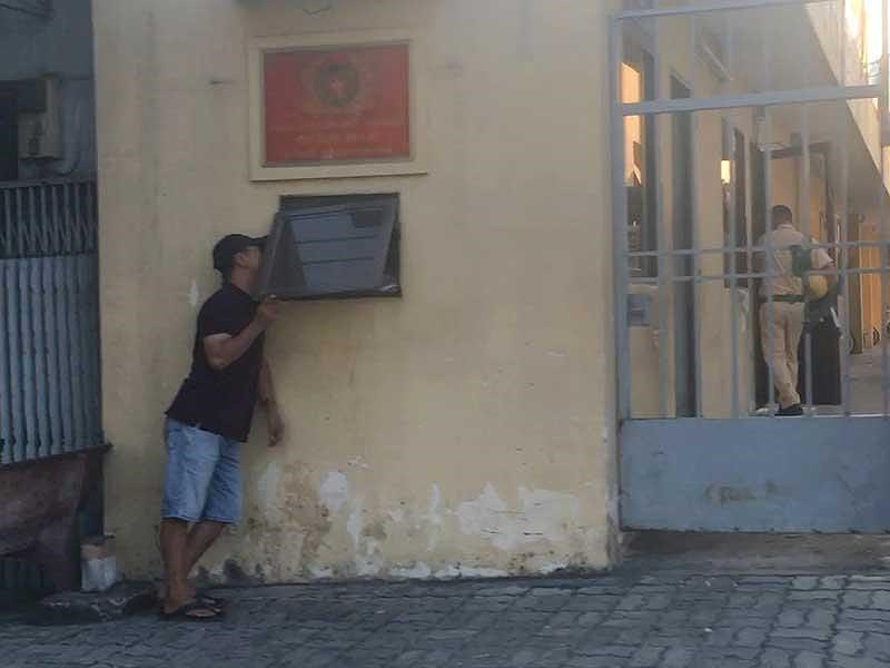 Điều tra: Cận cảnh cò dẫn xe qua chốt CSGT