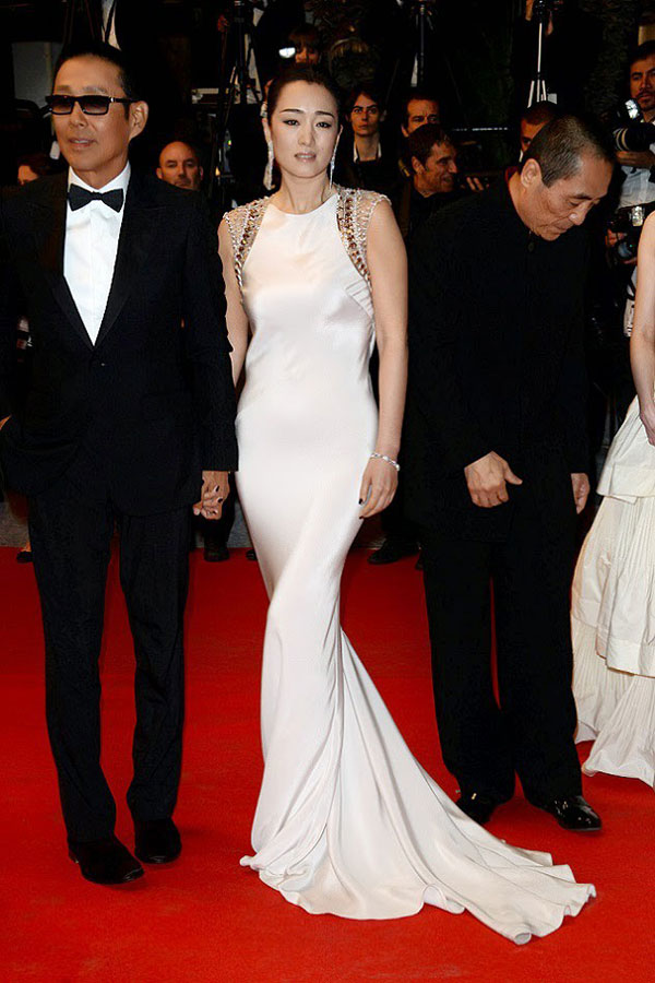 Củng Lợi: Đại mỹ nhân Hoa ngữ chẳng cần diện đồ quá lố nhưng vẫn tỏa hào quang suốt 31 năm sải bước trên thảm đỏ LHP Cannes