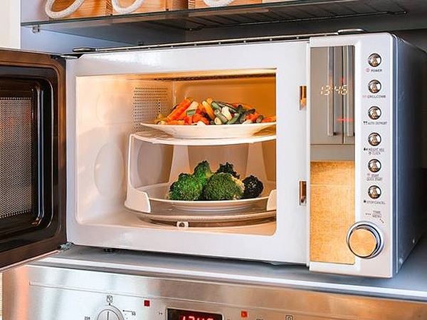 Không muốn mắc ung thư thì đừng cho những thực phẩm này vào lò vi sóng Không muốn mắc ung thư thì đừng cho những thực phẩm này vào lò vi sóng