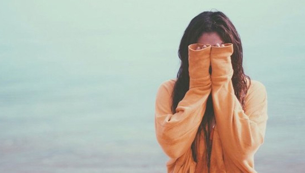 Cô gái 17 tuổi mọc râu đen đậm, đi khám không ngờ do bệnh phụ khoa