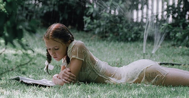 Loạt phim Mỹ gây tranh cãi vì diễn viên chưa đủ 18 tuổi đóng cảnh nóng