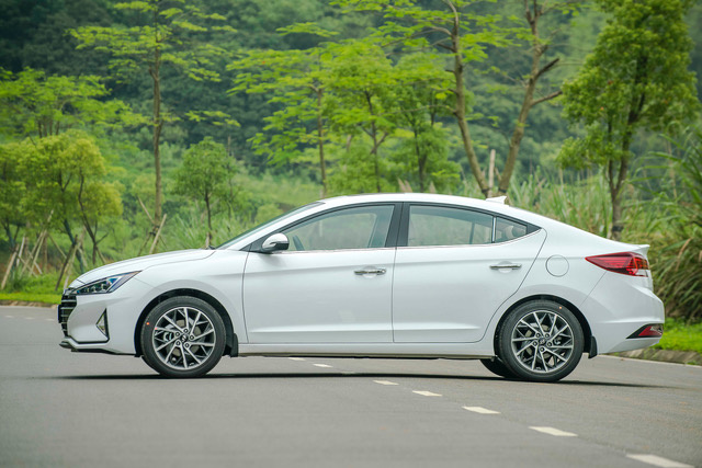 Hyundai Elantra mới giá cao nhất 769 triệu tại Việt Nam
