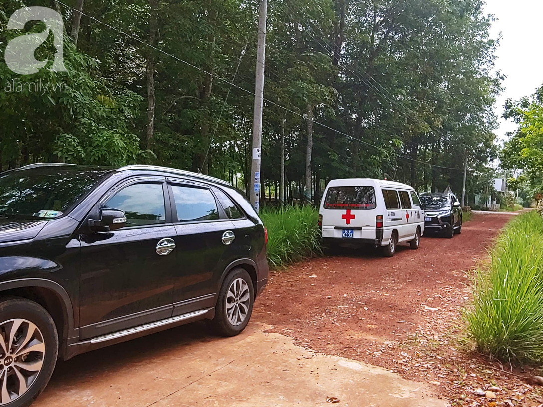 Hiện trường ngôi nhà bí ẩn có 2 thi thể đang phân hủy trong khối bê tông, cảnh sát phong tỏa nghiêm ngặt