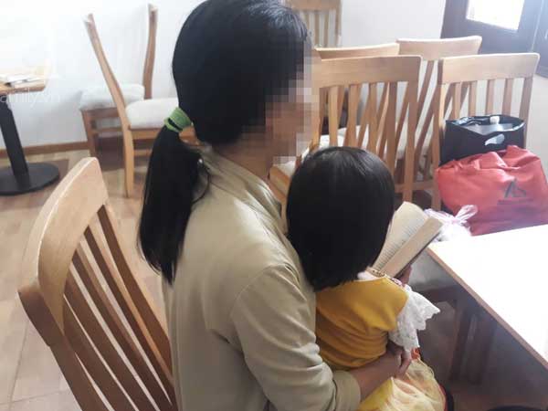 Vụ bé gái 3 tuổi nghi bị ông già 70 tuổi dâm ô: Có tế bào nam trong vùng kín nhưng không đủ để xác định ADN?