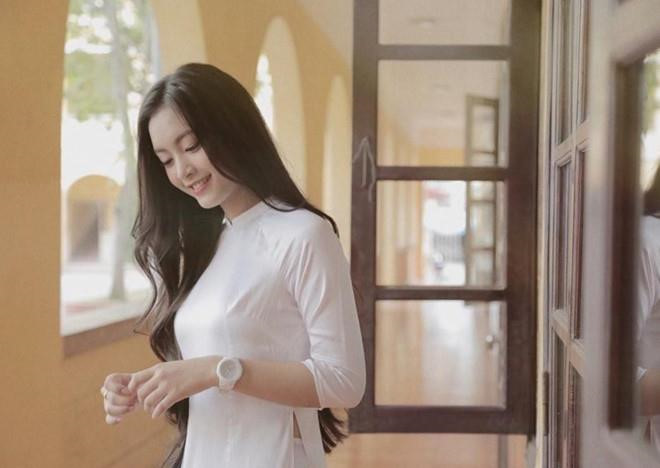 Loạt gái xinh được chú ý vì khoảnh khắc xuất thần ngày bế giảng