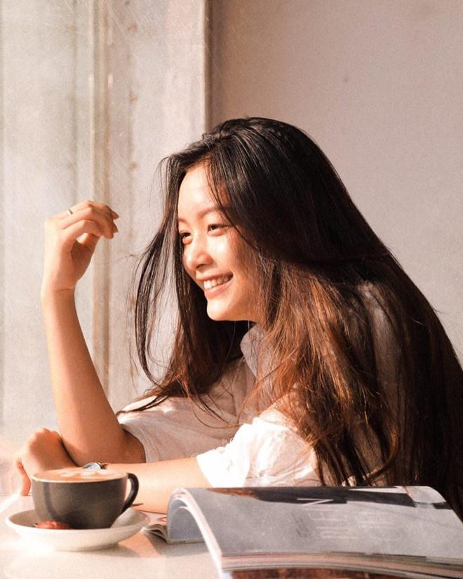 Loạt gái xinh được chú ý vì khoảnh khắc xuất thần ngày bế giảng Loạt gái xinh được chú ý vì khoảnh khắc xuất thần ngày bế giảng