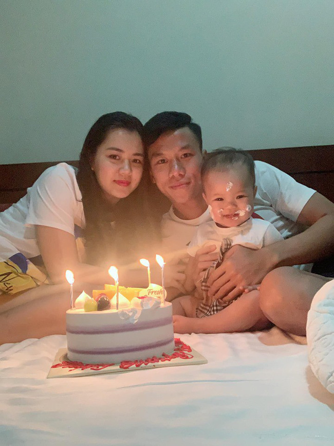 Dàn hot boy tuyển Việt Nam rần rần chúc mừng sinh nhật captain Quế Ngọc Hải nhưng càng đọc càng thấy có gì đó...sai sai