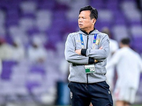 HLV Thái Lan từ chối lời đề nghị chưa từng có của Muangthong để quyết đấu với ĐTVN