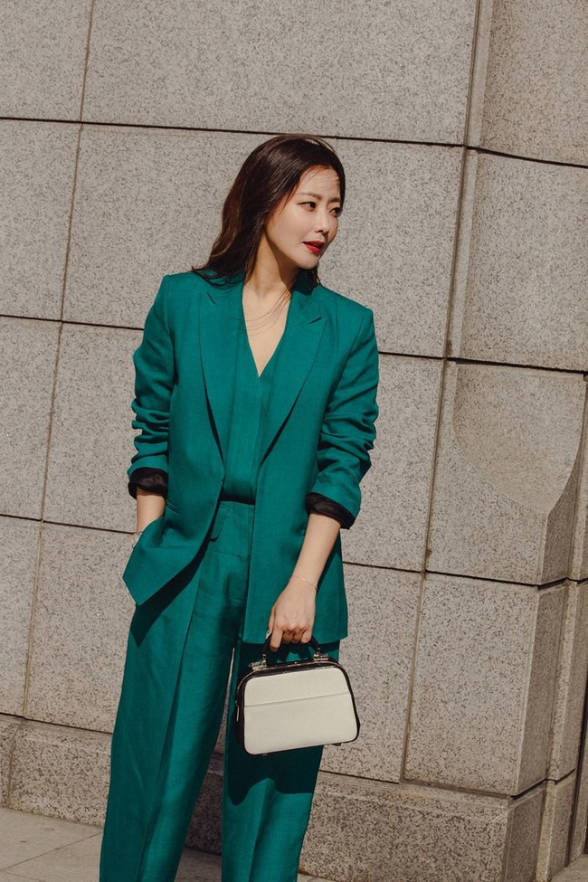 Nhan sắc tuổi 42 rực rỡ của mỹ nhân mà Kim Tae Hee hay Song Hye Kyo đều ngưỡng mộ Nhan sắc tuổi 42 rực rỡ của mỹ nhân mà Kim Tae Hee hay Song Hye Kyo đều ngưỡng mộ