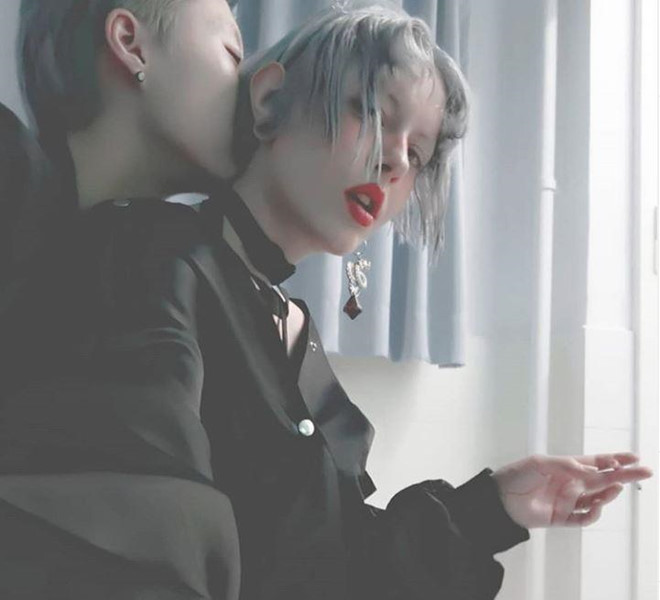 Con rơi Thành Long bị bạn gái đồng tính xúi giục tìm cha để đòi tiền