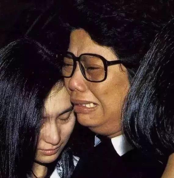 Hà Siêu Quỳnh: Ái nữ phản nghịch của gia tộc trùm sòng bạc Macau và 2 cuộc hôn nhân ngàn tỷ tan vỡ