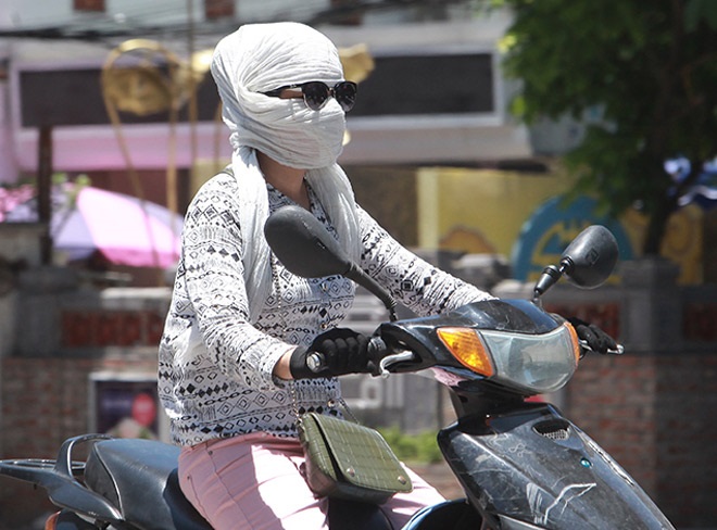 Ngày mai (18/5), miền Bắc nắng nóng đặc biệt gay gắt, có nơi trên 40 độ C