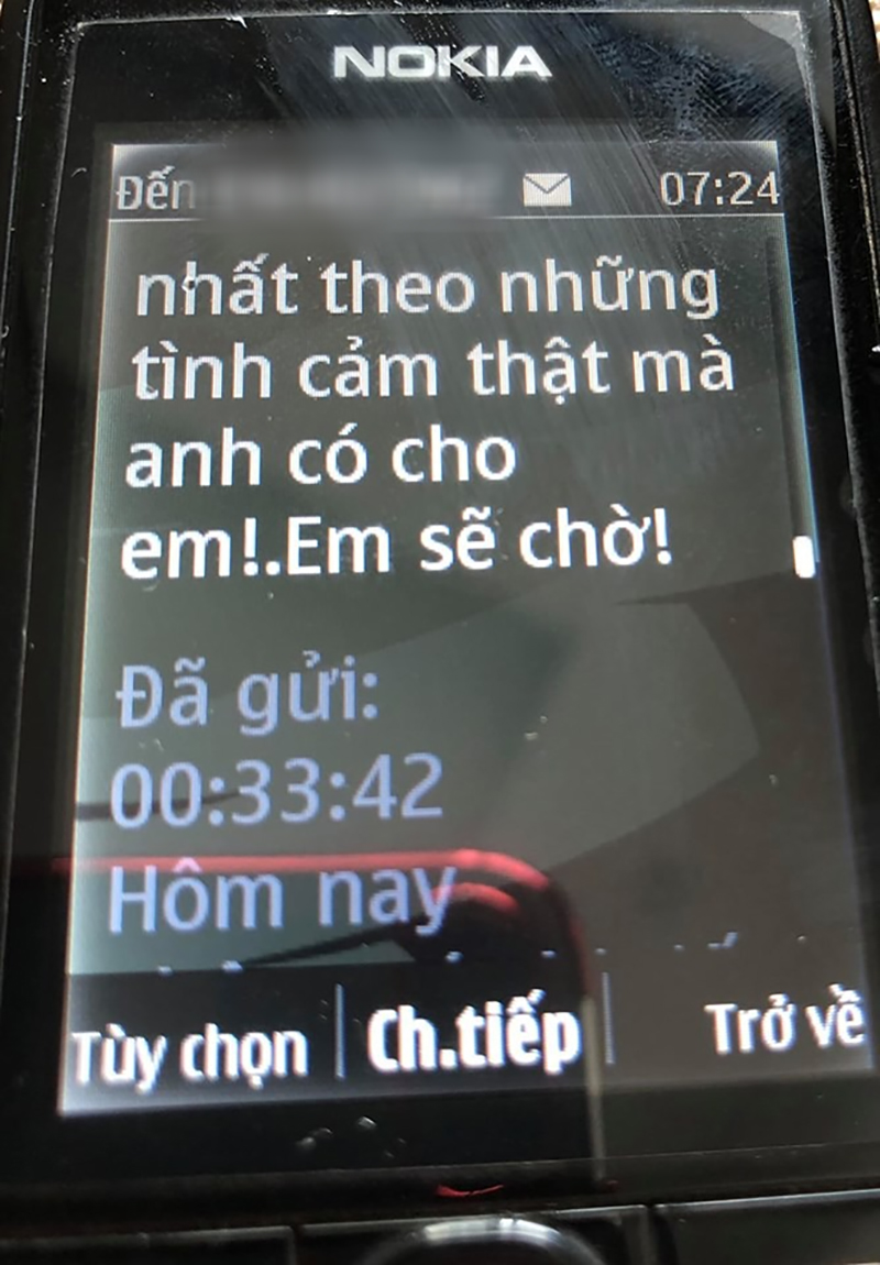 Con gái tố bố 60 tuổi ngoại tình với bồ trẻ khi mẹ ốm liệt giường, nghe xong đầu đuôi nhiều người lại mắng ngược cô ấy