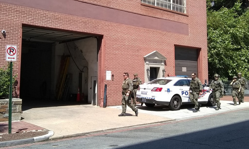 Mỹ bắt người ủng hộ Maduro cố thủ trong đại sứ quán Venezuela