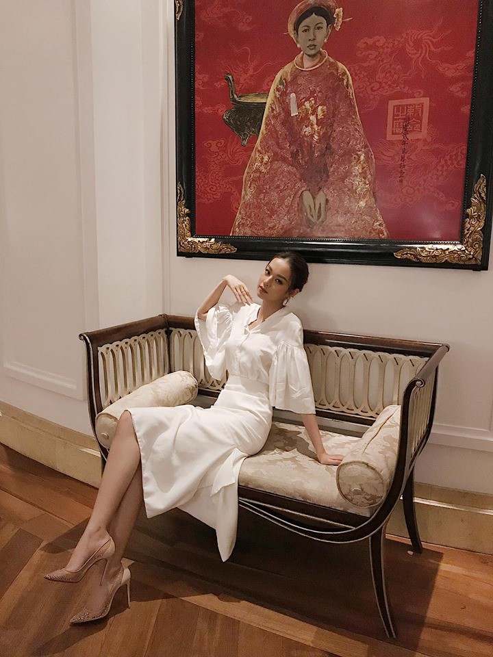 Hai cái nhất của street style tuần qua: Chi Pu khoe đường cong nữ thần, Khánh Linh lại giống bắp cải ngũ sắc