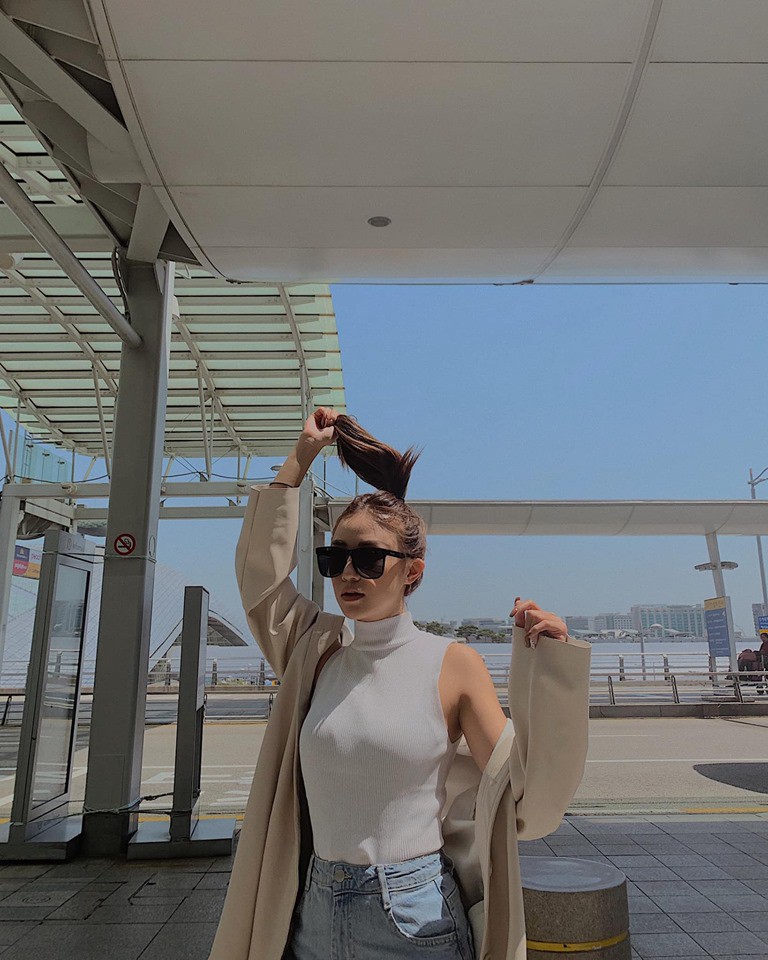 Hai cái nhất của street style tuần qua: Chi Pu khoe đường cong nữ thần, Khánh Linh lại giống bắp cải ngũ sắc