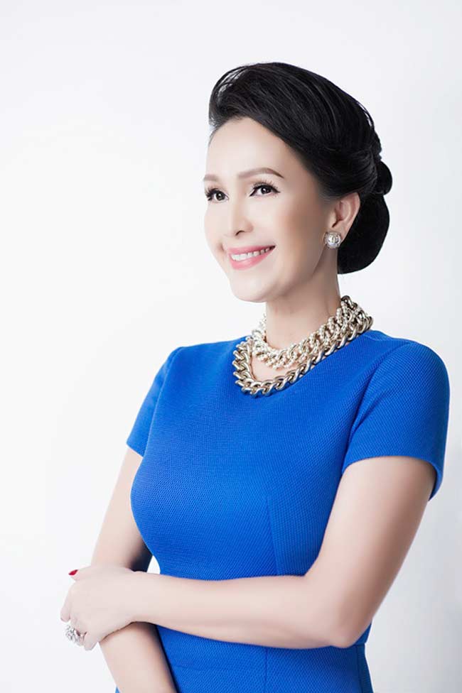 Vẻ đẹp bất lão của 3 mỹ nhân Việt từng quen mặt trên cuốn lịch của mọi nhà