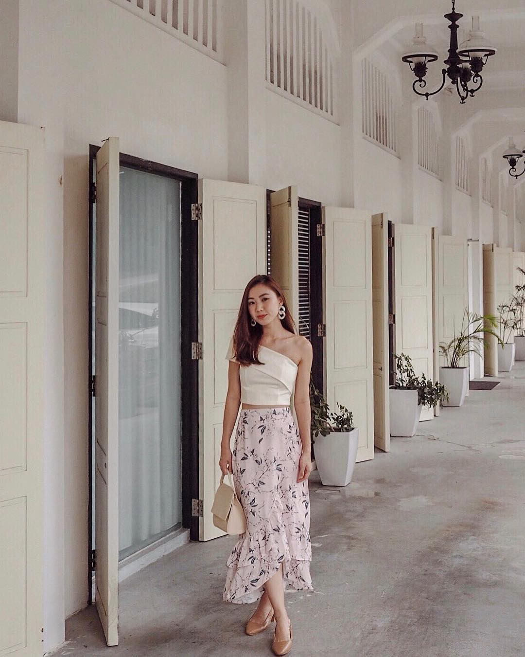 Đừng quên là bạn có ít nhất 4 kiểu họa tiết xinh xắn, hack tuổi để thỏa sức bung lụa hè này