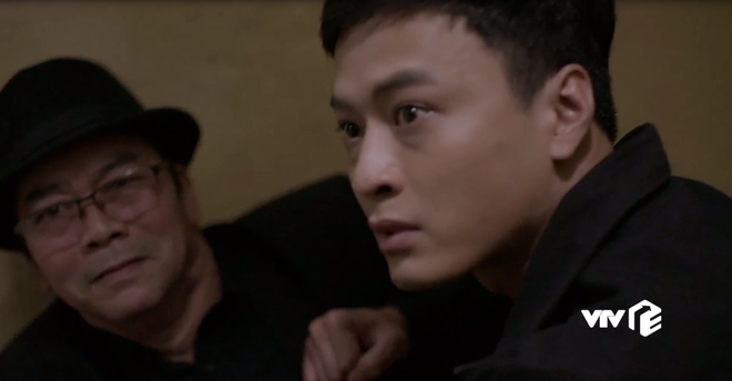 Cảnh Hoàng Thùy Linh cắt máu thử lòng người yêu gây rùng mình