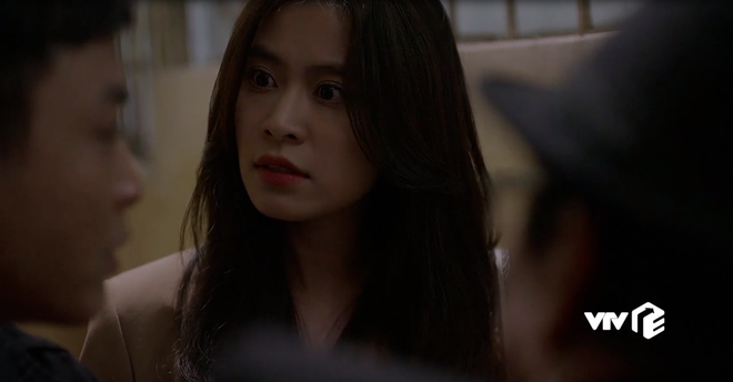 Cảnh Hoàng Thùy Linh cắt máu thử lòng người yêu gây rùng mình