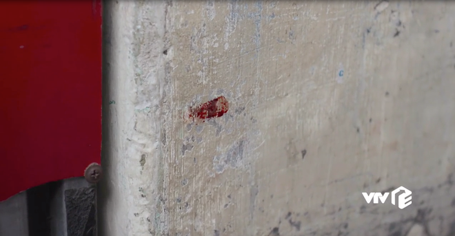 Cảnh Hoàng Thùy Linh cắt máu thử lòng người yêu gây rùng mình