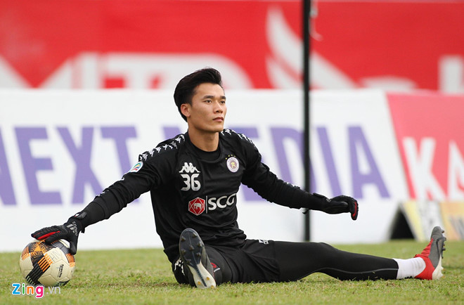 ‘Thủ môn Bùi Tiến Dũng không xứng đáng lên đội tuyển Việt Nam’