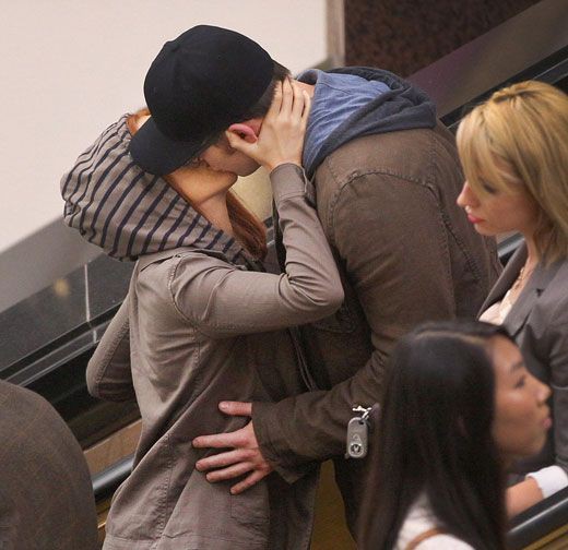 Được đẩy thuyền mạnh nhất Marvel nhưng đây mới là quan hệ thật của Captain Chris Evans và Black Widow