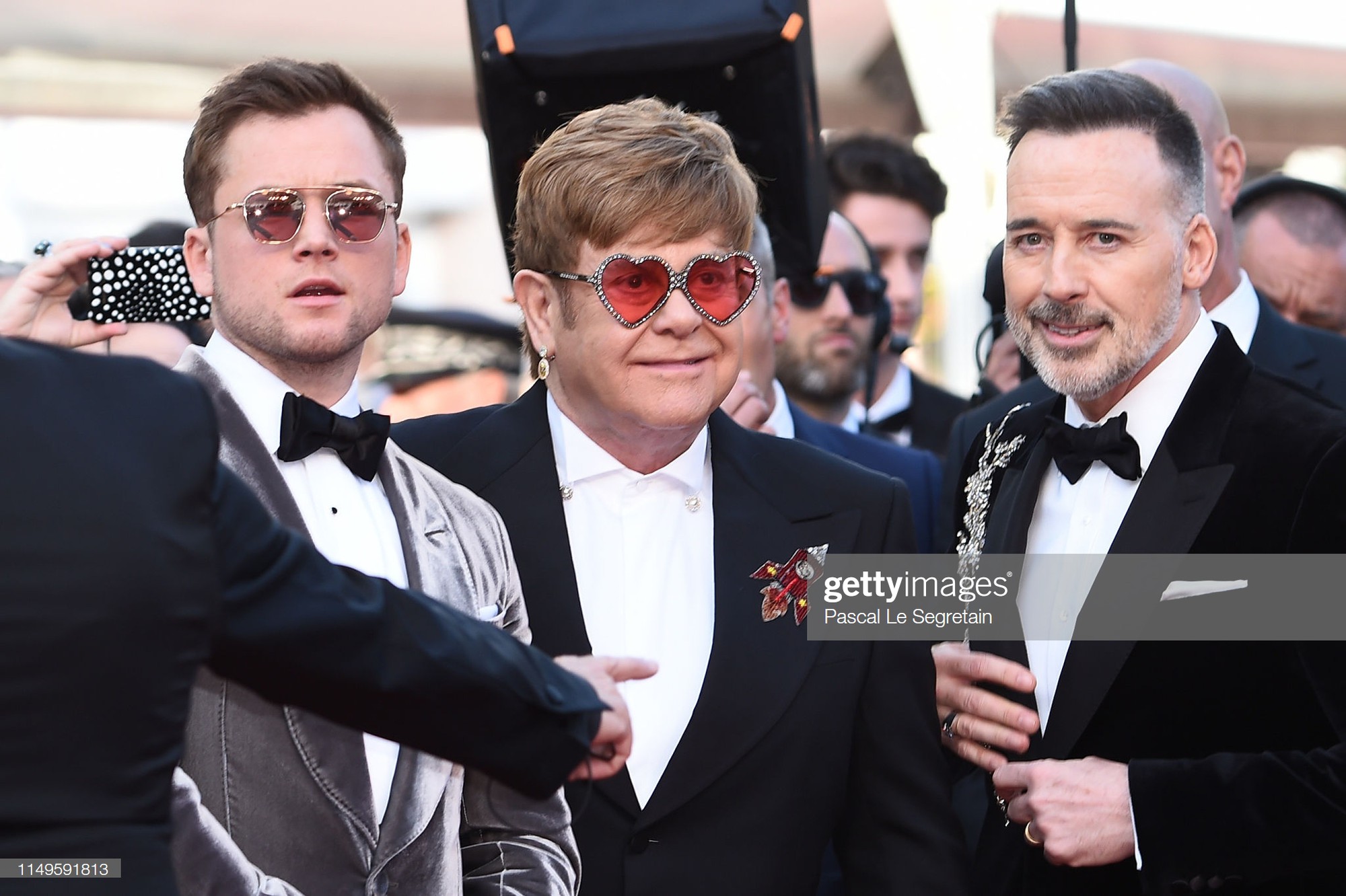 Thảm đỏ Cannes ngày 3: HLV The Face Thái Lan bất ngờ vùng lên chặt chém Bella Hadid cùng dàn mỹ nhân váy xẻ Thảm đỏ Cannes ngày 3: HLV The Face Thái Lan bất ngờ vùng lên chặt chém Bella Hadid cùng dàn mỹ nhân váy xẻ