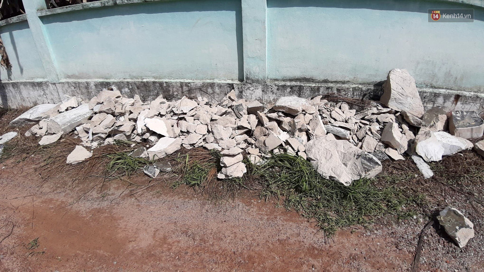 Cảnh sát vào rừng cao su, truy tìm dấu vết để phá án vụ 2 thi thể trong thùng nước đổ bê tông