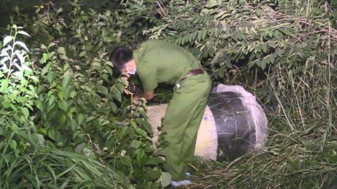 Vụ phát hiện 2 thi thể trong khối bê tông: Đêm 30/4 căn nhà bật điện cả đêm, đến sáng hôm sau không thấy ai trong nhà nữa