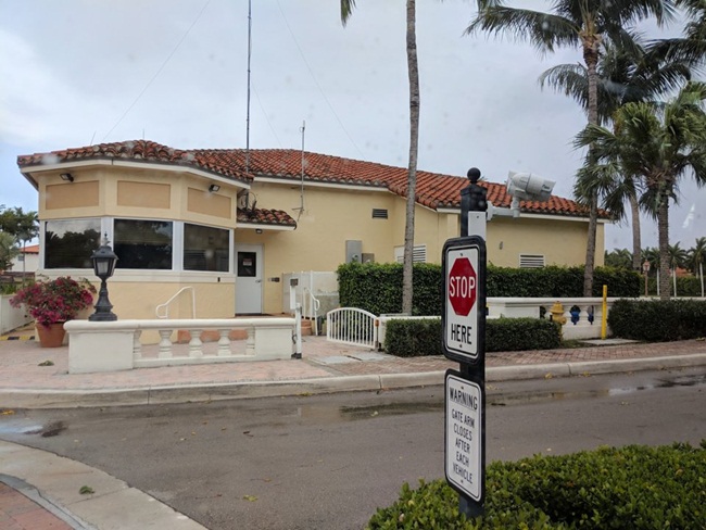 Làng chỉ có 42 người dân nhưng nhà nào cũng giàu nứt đố đổ vách