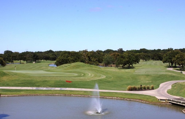 Làng chỉ có 42 người dân nhưng nhà nào cũng giàu nứt đố đổ vách