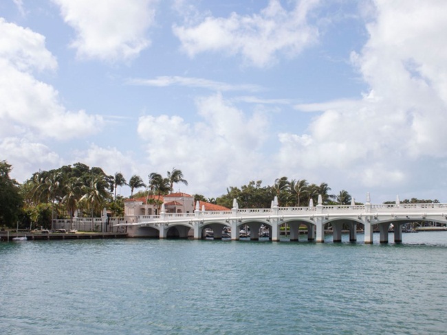 Làng chỉ có 42 người dân nhưng nhà nào cũng giàu nứt đố đổ vách