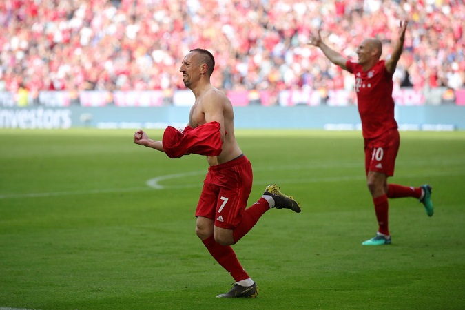 Bundesliga hạ màn: Robben và Ribery ghi bàn trong ngày chia tay, Bayern Munich đăng quang lần thứ 7 liên tiếp Bundesliga hạ màn: Robben và Ribery ghi bàn trong ngày chia tay, Bayern Munich đăng quang lần thứ 7 liên tiếp