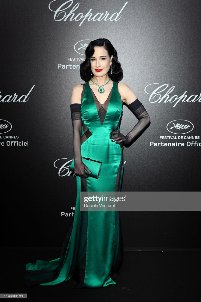 Dàn mỹ nhân chuộng mốt khoe vòng một tại sự kiện của Cannes