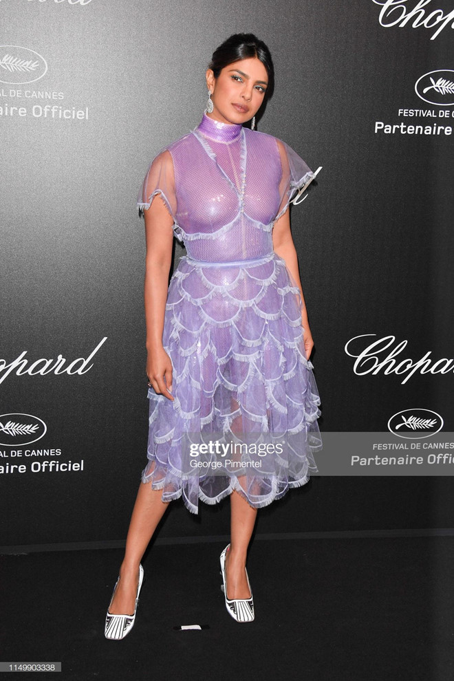 Dàn mỹ nhân chuộng mốt khoe vòng một tại sự kiện của Cannes