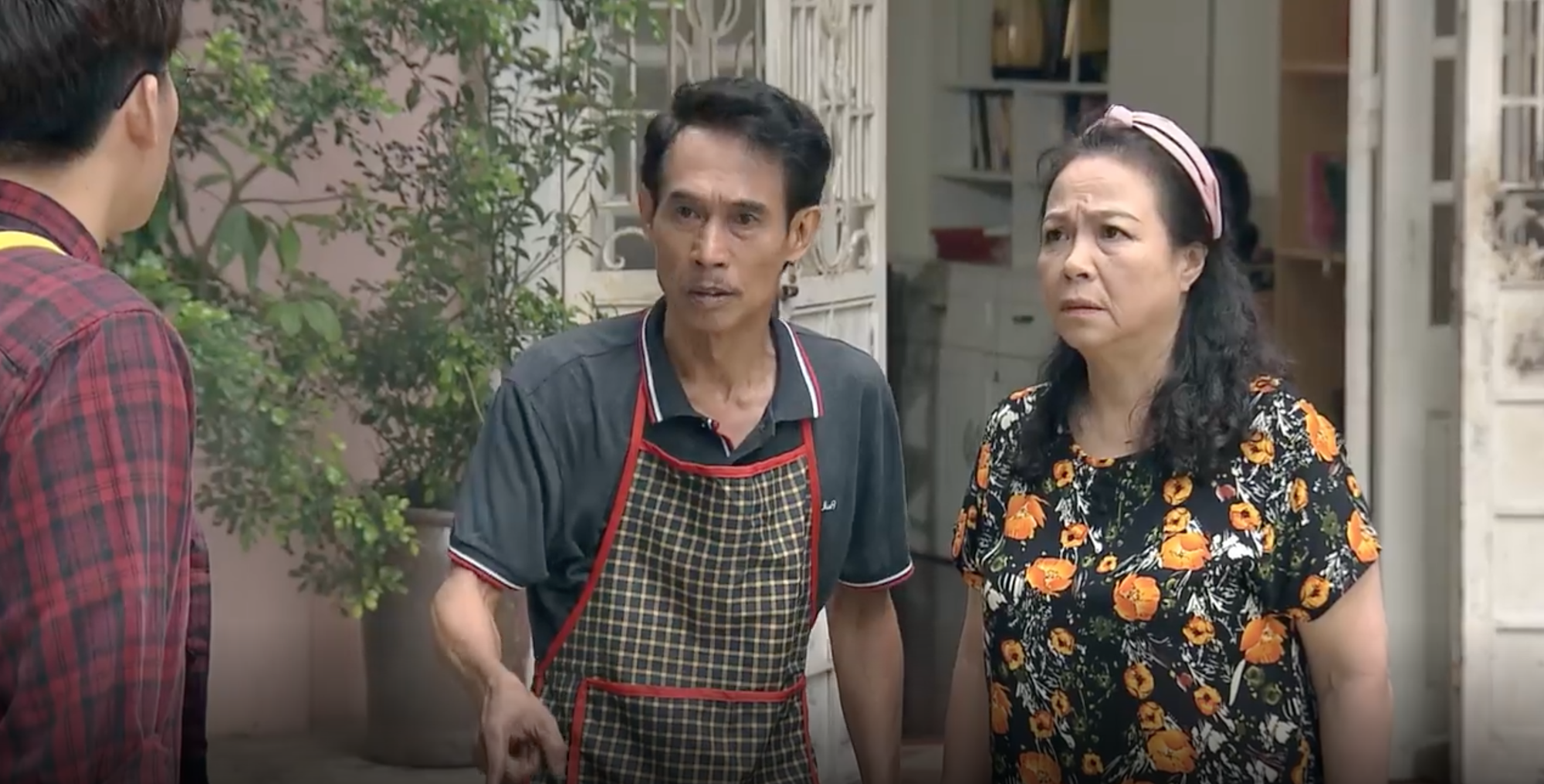 Bố của nam sinh đòi kiện trường vì cô giáo xui con trai bỏ học trong Nàng Dâu Order